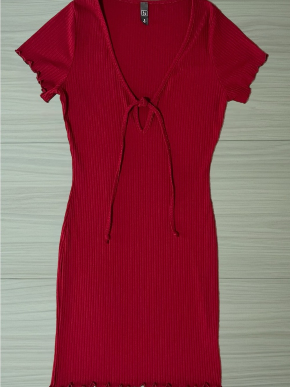 🔥 ALYA Red Bodycon Dress~Women’s Sz Sm~V-Neck w/ Tie & Keyhole Detailing~Ribbed - Picture 3 of 7